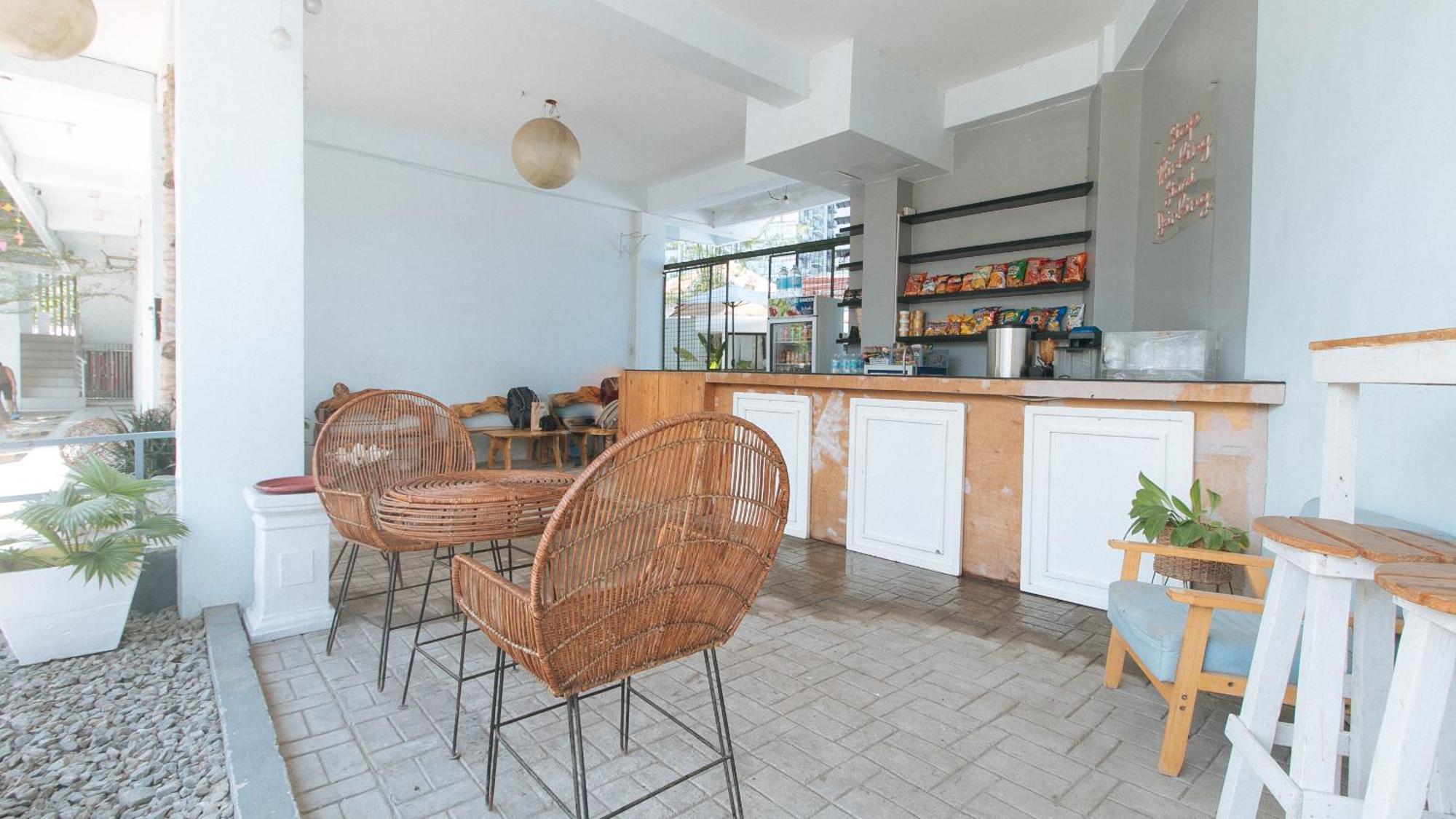 Reddoorz At Fat J Apartelle Mactan Cebú Exterior foto